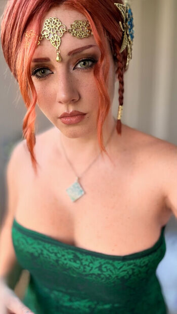 Ezy Summers Cosplay