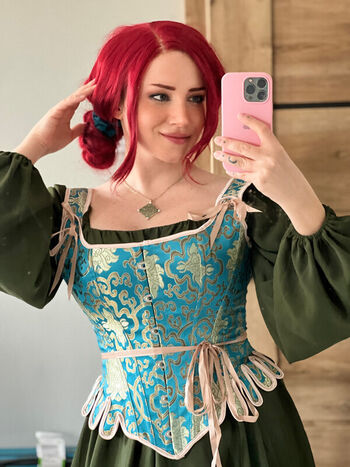 Ezy Summers Cosplay