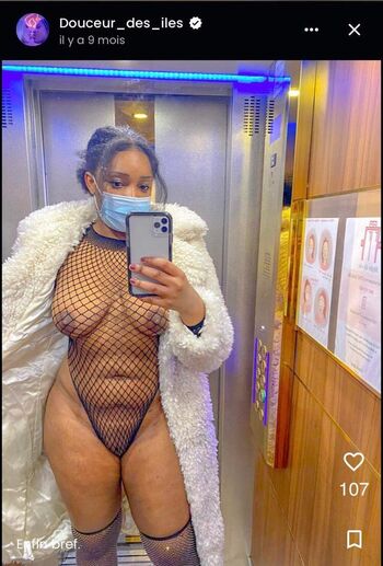 Fille Des Ile