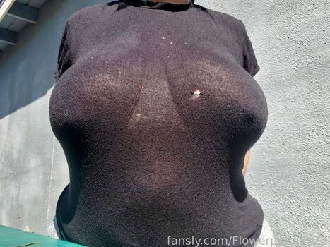 Full leaked Flowerpetalxx private onlyfans photo