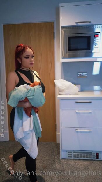 Full leaked Foxy mia private onlyfans photo