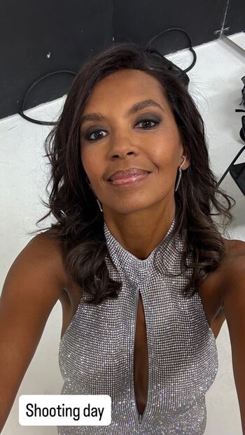 Full leaked French celebrities only singer private onlyfans photo