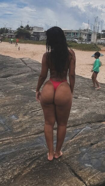 Full leaked Gabriellasiqueiraah private onlyfans photo