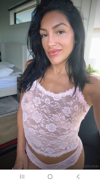 glamwithnikki