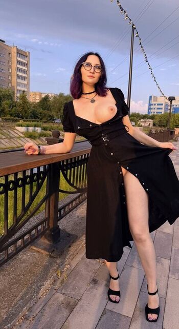 Full leaked Gliese  page private onlyfans photo