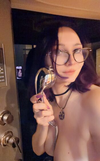 Full leaked Gliese  page private onlyfans photo