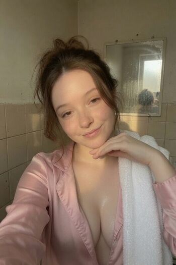 Glittershyy_maria
