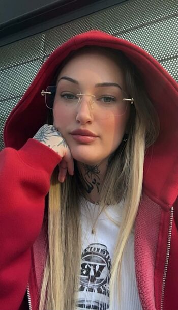 Full leaked Goth queen page private onlyfans photo
