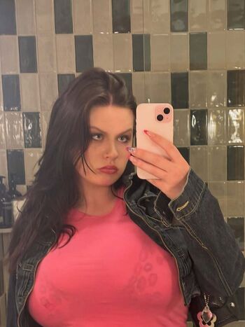 Full leaked Gracekivlin private onlyfans photo