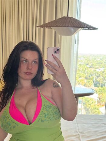 Full leaked Gracekivlin private onlyfans photo