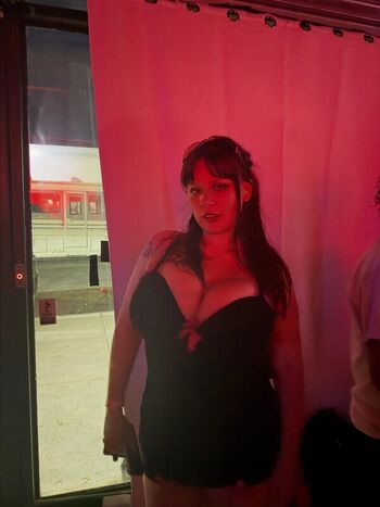 Full leaked Gracekivlin private onlyfans photo