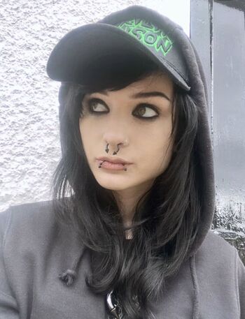 Graveyardbaby008