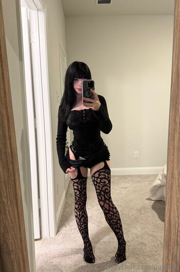 Full leaked Grinchie private onlyfans photo