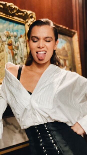 Full leaked Hailee steinfeld private onlyfans photo