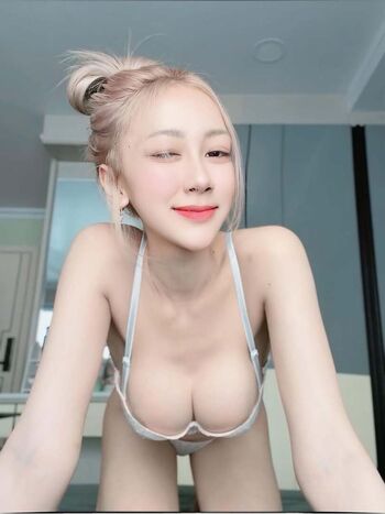Full leaked Haiyeee private onlyfans photo