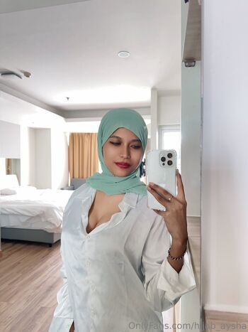 Full leaked Hijab aysha private onlyfans photo