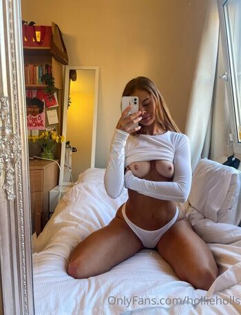 Full leaked Hollieholls private onlyfans photo