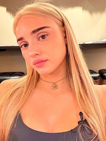 Full leaked Honeypuu private onlyfans photo