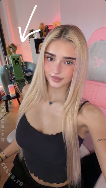 Full leaked Honeypuu private onlyfans photo
