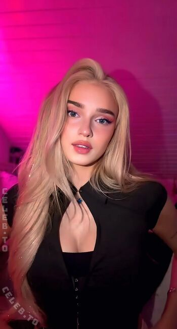 Full leaked Honeypuu private onlyfans photo