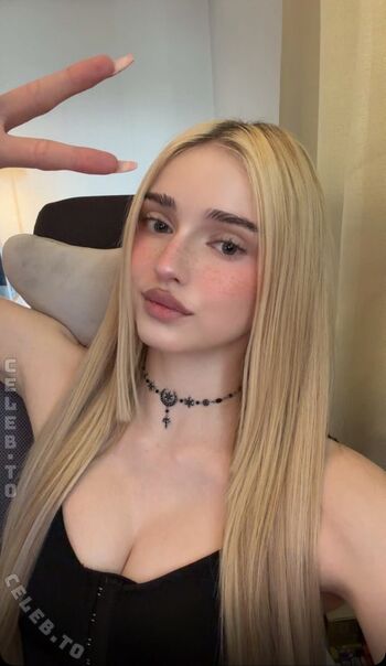 Full leaked Honeypuu private onlyfans photo