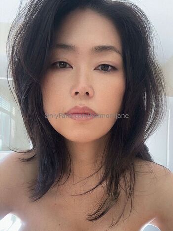 Hotmomjane