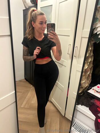 HotwifeFleur