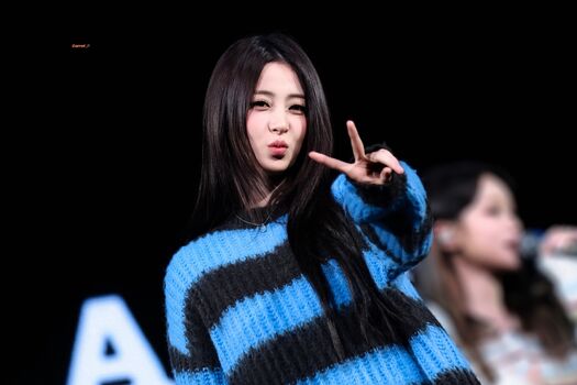 🔥 Huh yunjin  page leaked private photo uncensored full