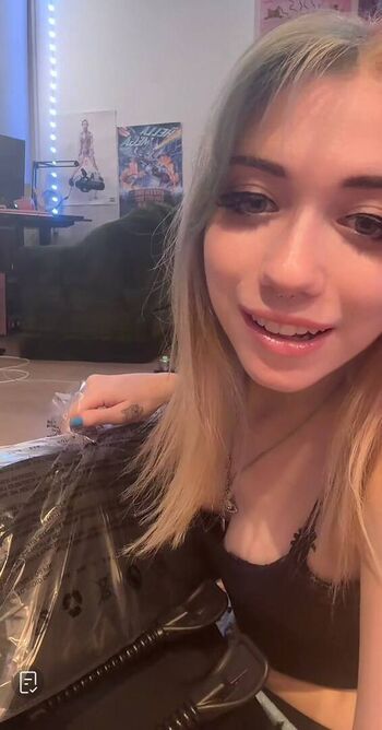 🔥 Iluvmeww page leaked private photo uncensored full