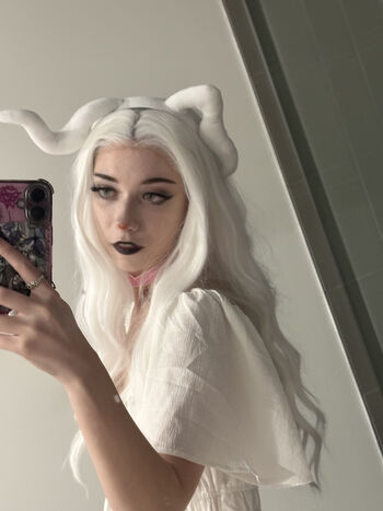 Full leaked Iluvmeww private onlyfans photo