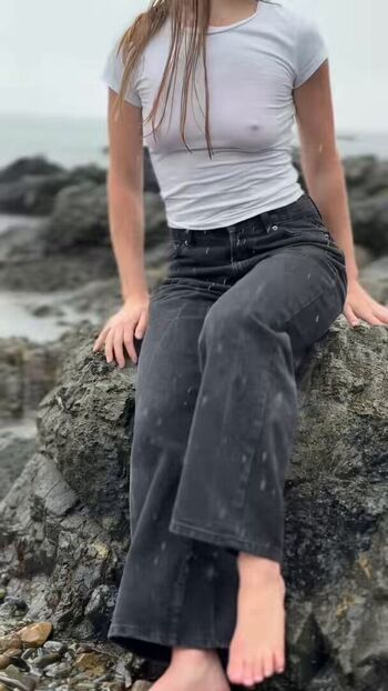 Isla Adams