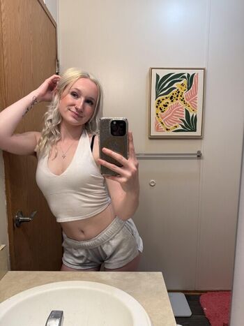 Full leaked Itshallie private onlyfans photo