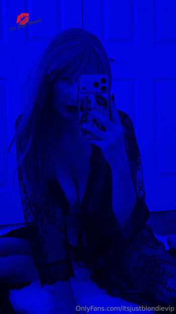 Full leaked Itsjustblondie  page private onlyfans photo
