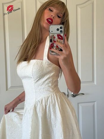 Full leaked Itsjustblondie  page private onlyfans photo