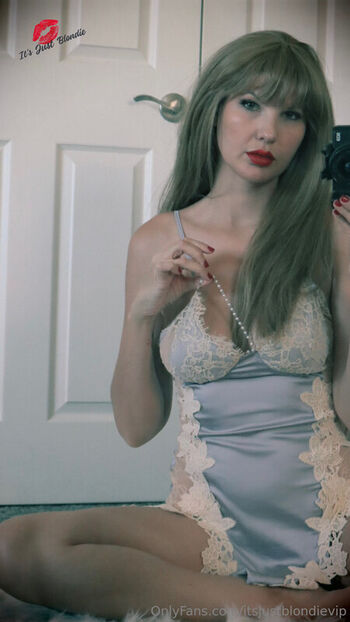 Full leaked Itsjustblondie private onlyfans photo