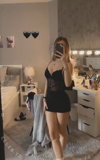 Full leaked Itz leonie private onlyfans photo
