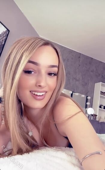 Full leaked Itz leonie private onlyfans photo