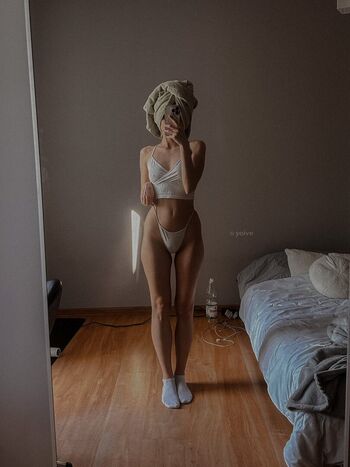 Full leaked Ivylipps private onlyfans photo