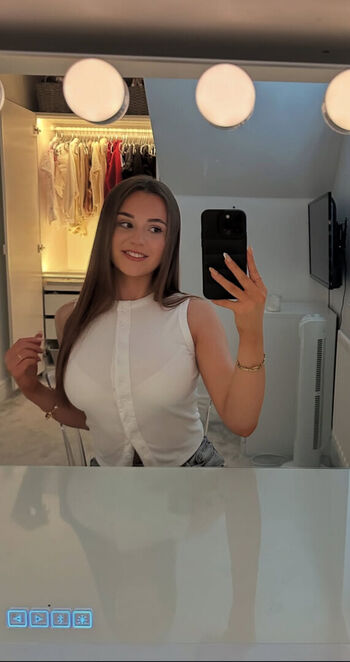 Full leaked Izabella bellucci private onlyfans photo