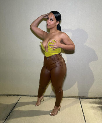 Full leaked Izzypaigee private onlyfans photo