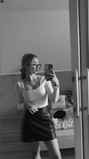 Full leaked Javorska private onlyfans photo