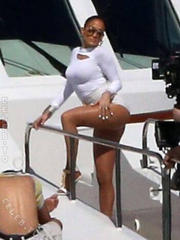 Full leaked Jennifer lopez private onlyfans photo