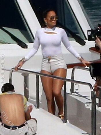 Full leaked Jennifer lopez private onlyfans photo