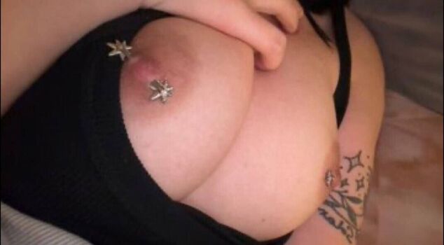 Full leaked Julia graham private onlyfans photo