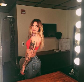 Julia Michaels