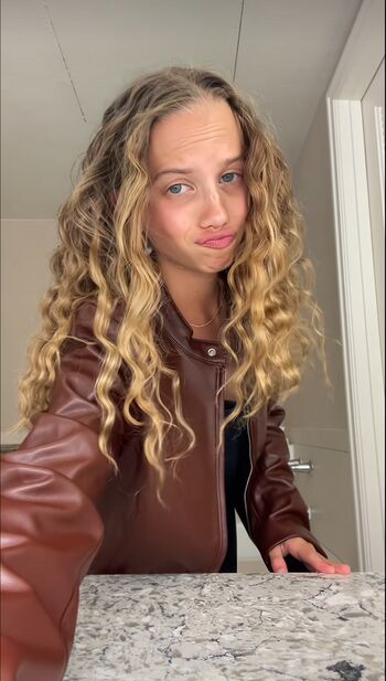 Full leaked Kaylee private onlyfans photo