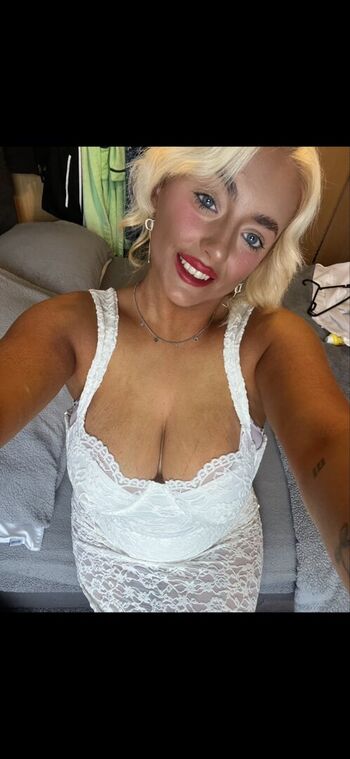 Full leaked Kayleighdeane private onlyfans photo