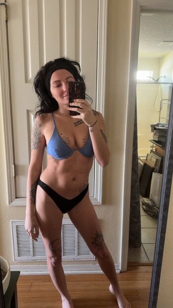 Full leaked Kelsie west private onlyfans photo