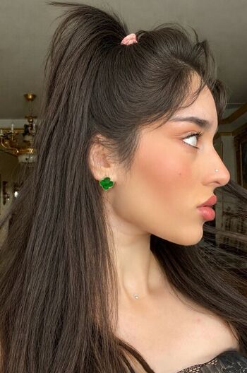 Full leaked Kianafaridii private onlyfans photo