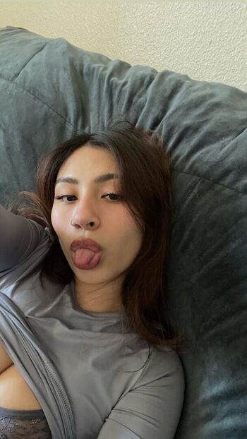 Full leaked Kimmyroxana private onlyfans photo